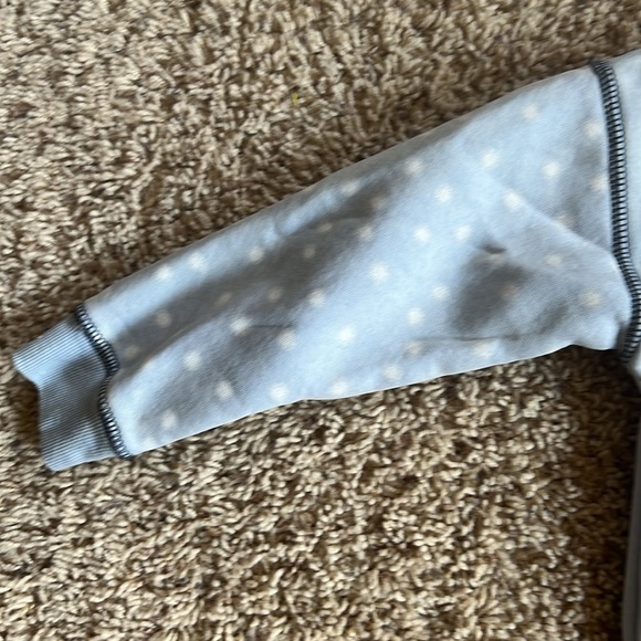 BNWOT super soft & warm 4T Bluey & Bingo Xmas/Winter graphic crewneck top! - Picture 5 of 7